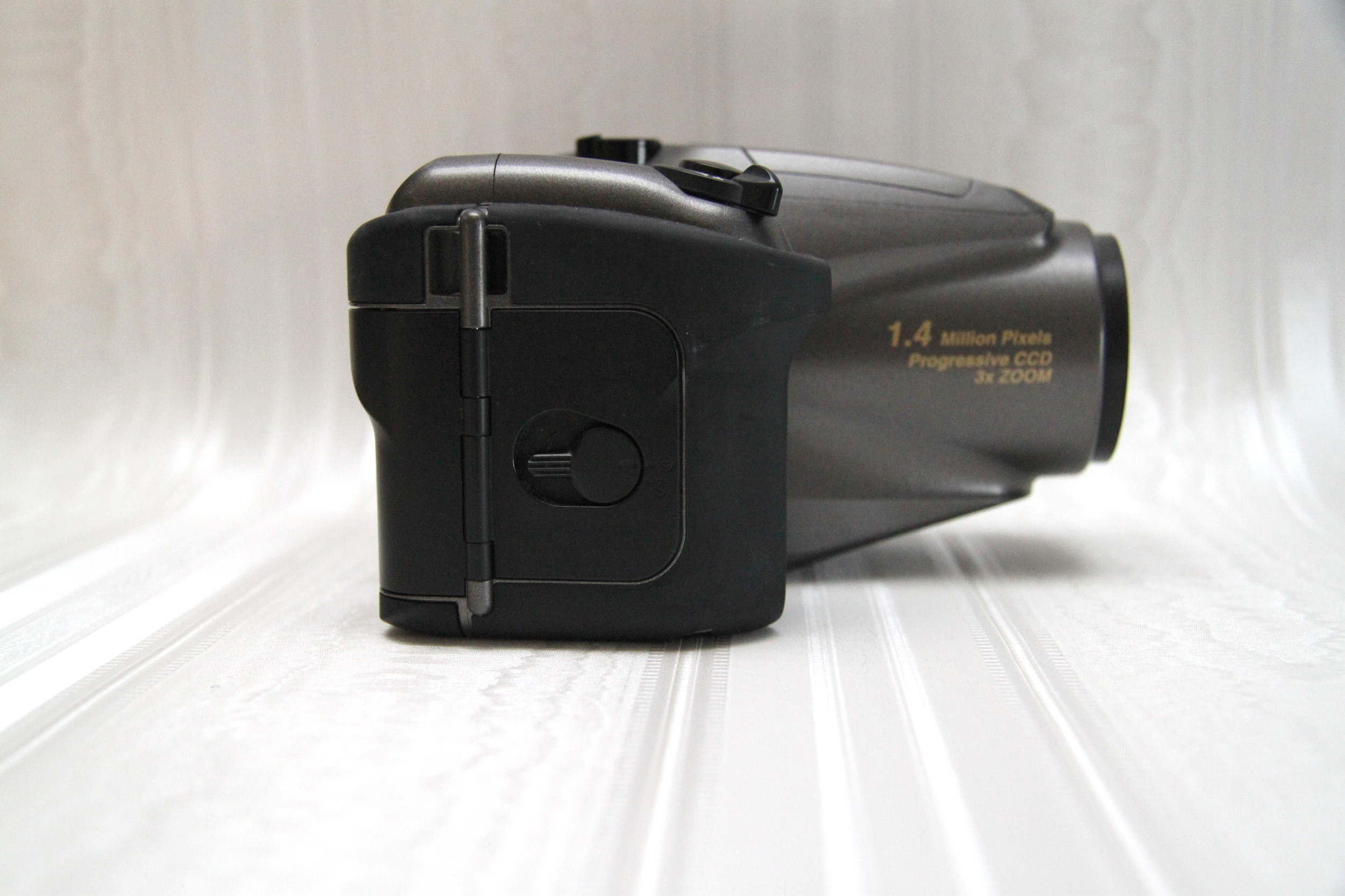 Olympus C-1400L